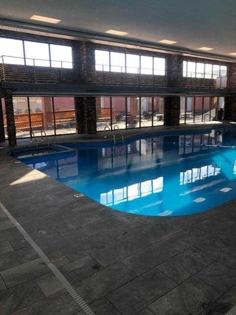 Boarders Inn & Suites By Cobblestone Hotels - 格兰德岛 外观 照片