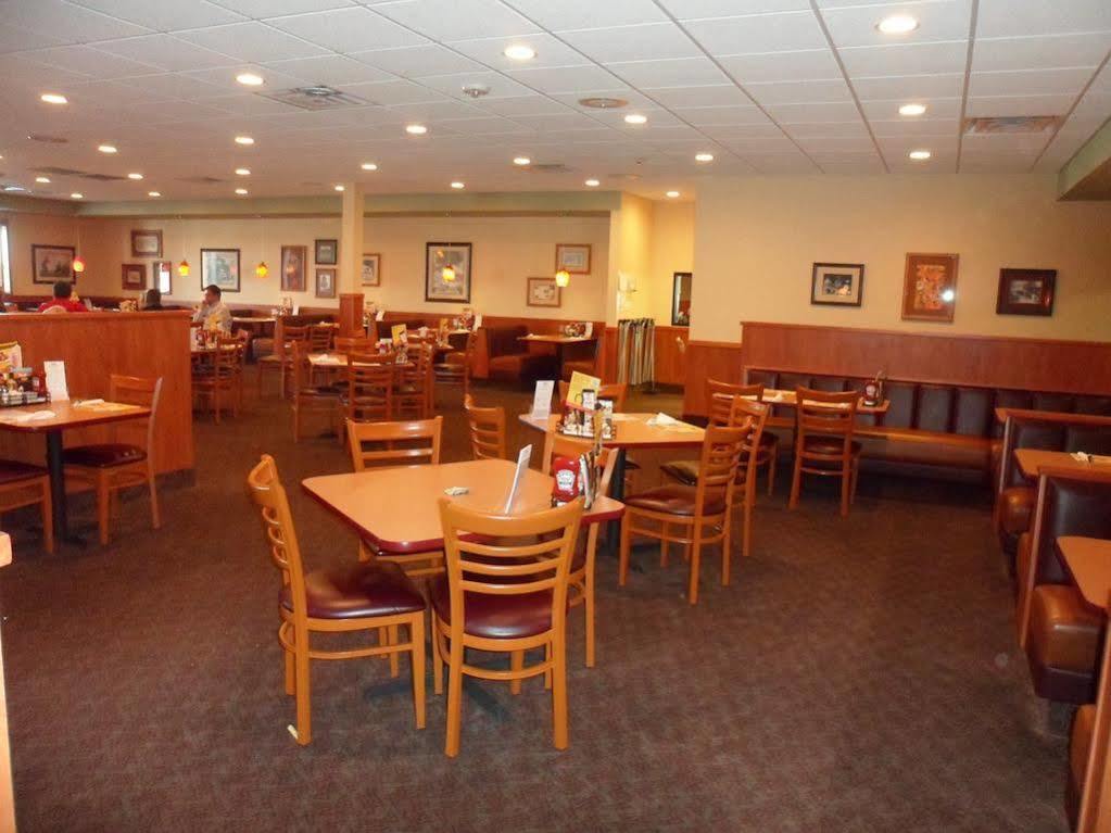 Boarders Inn & Suites By Cobblestone Hotels - 格兰德岛 外观 照片