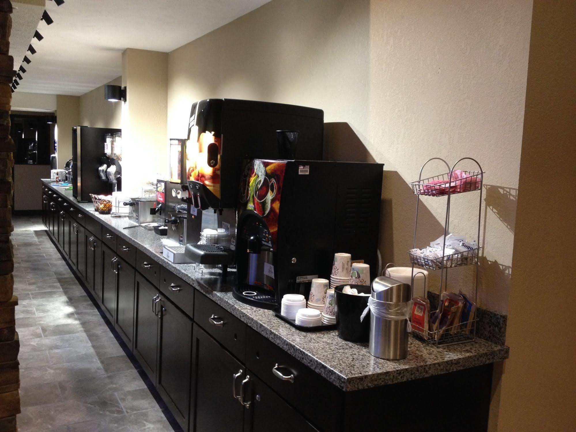 Boarders Inn & Suites By Cobblestone Hotels - 格兰德岛 外观 照片