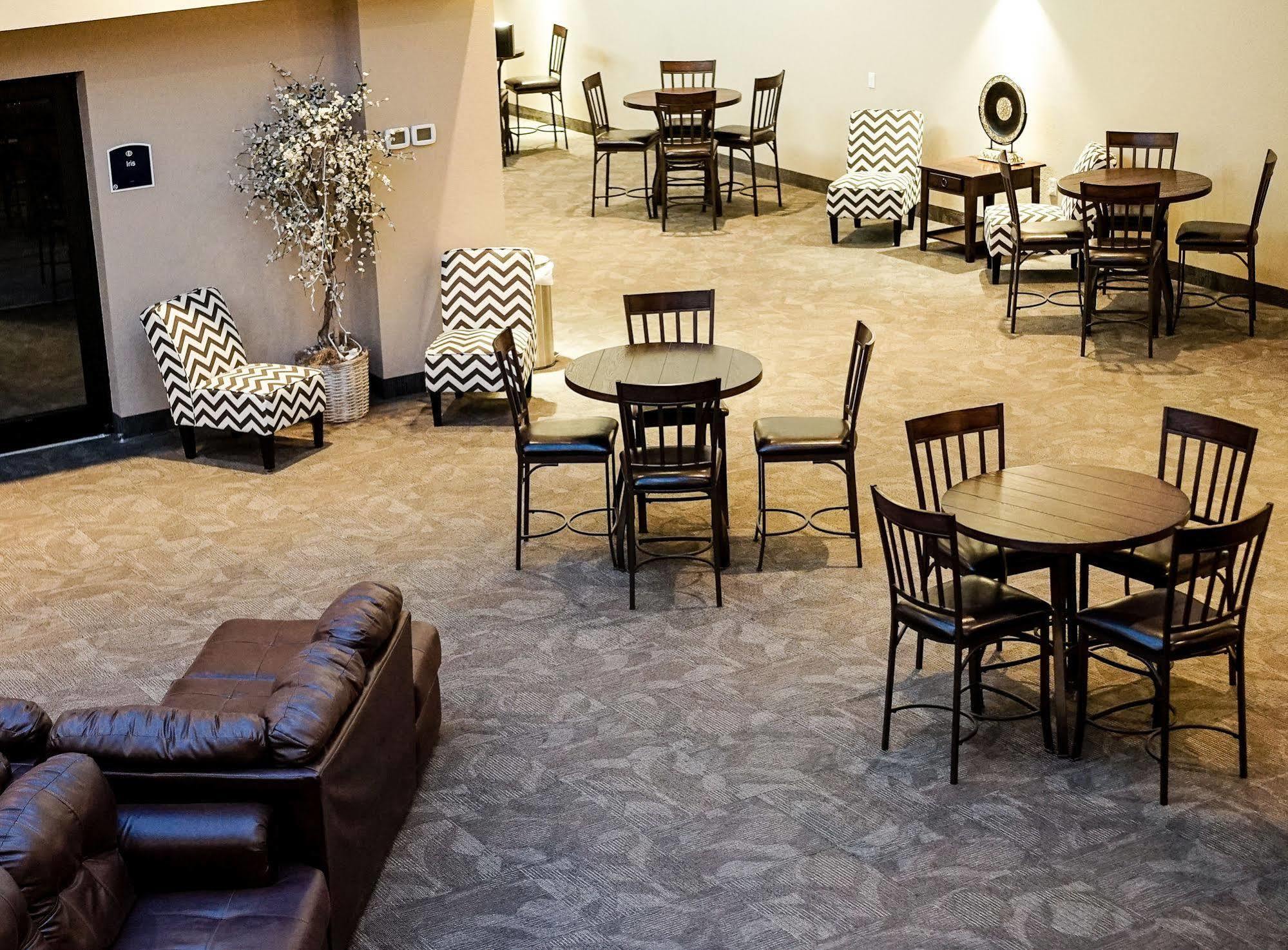 Boarders Inn & Suites By Cobblestone Hotels - 格兰德岛 外观 照片