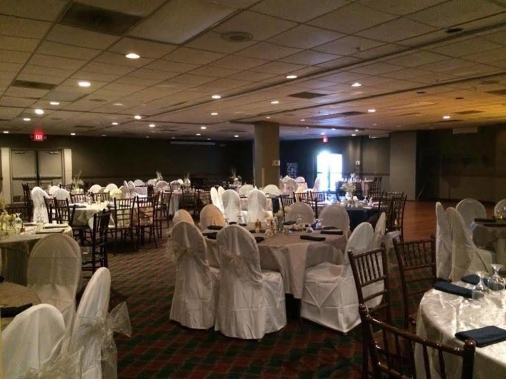 Boarders Inn & Suites By Cobblestone Hotels - 格兰德岛 外观 照片